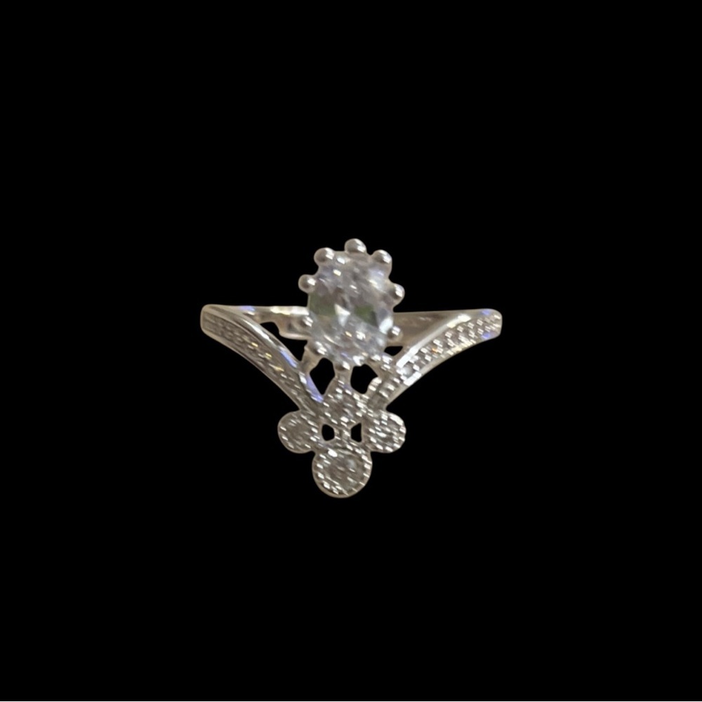 Elegant Silver Women's Ring